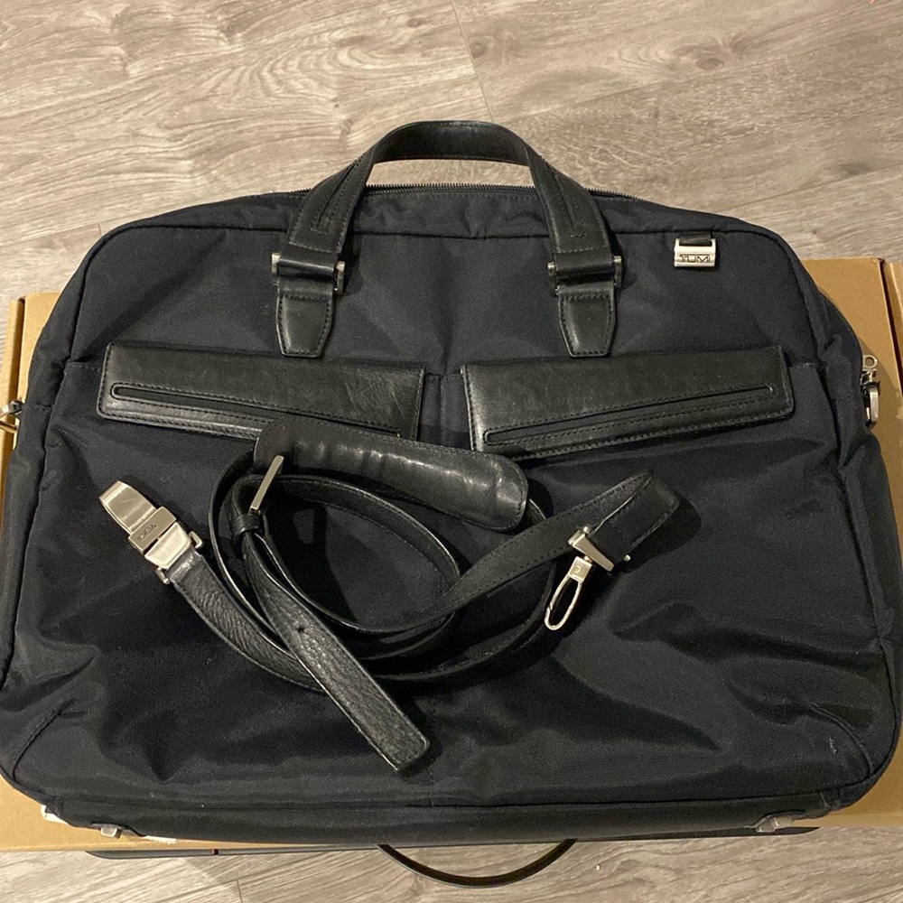 Tumi 2 in 1 laptop bag.